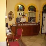 Naranjo Hotel *